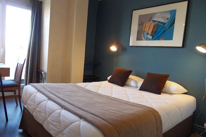 Room 6 of 90