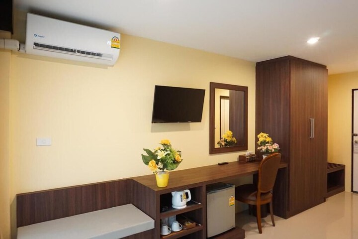 Room 15 of 38
