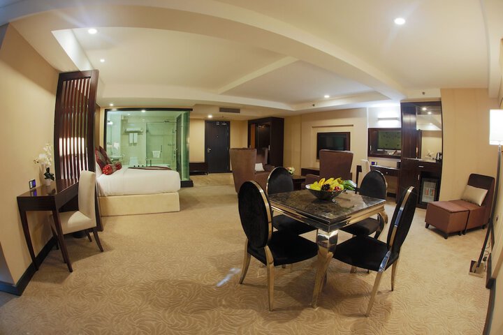Room 8 of 50