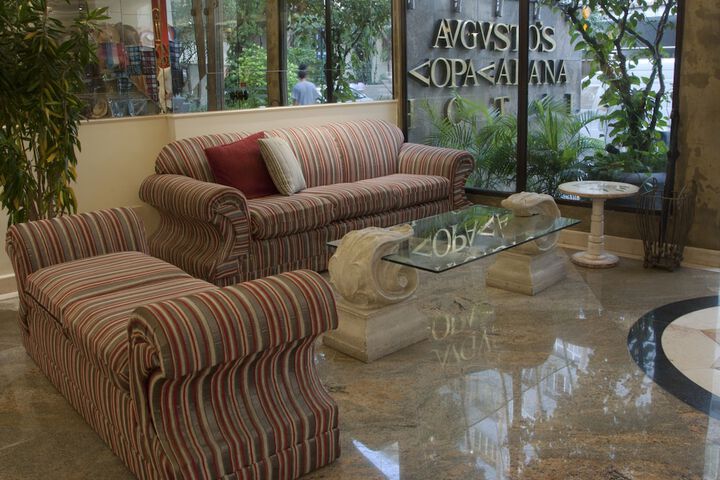 Entrance & Lobby