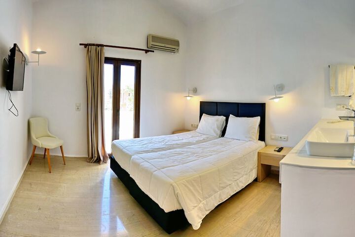 Room 10 of 35