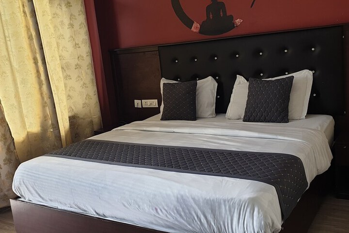 Room 4 of 26
