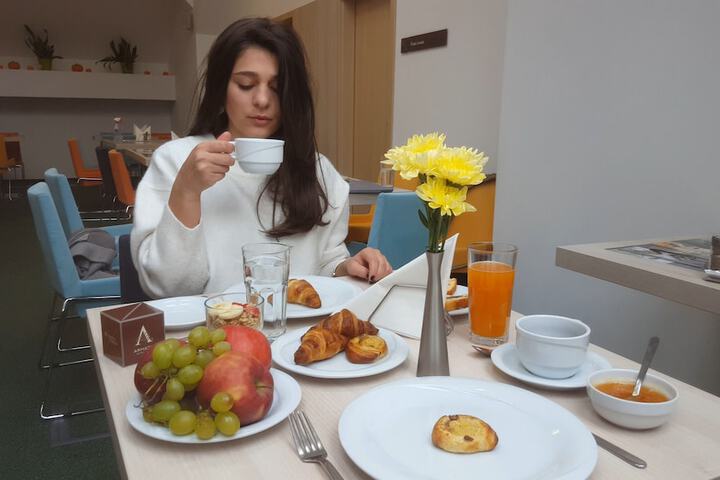 Breakfast/Coffee Service 27 of 31