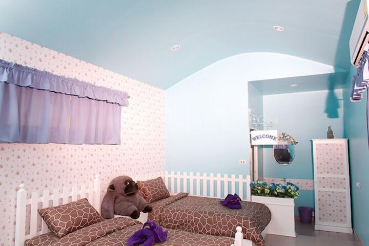 Room 11 of 105