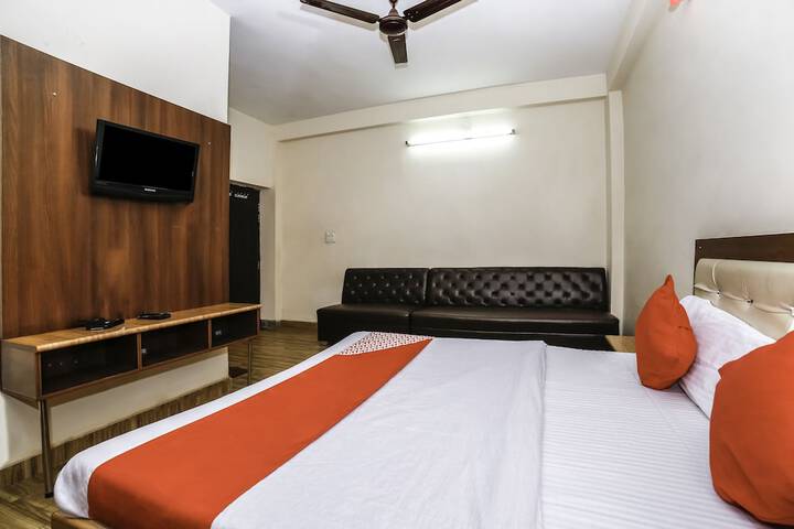 Room 9 of 18