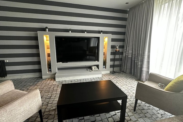 Room 51 of 138
