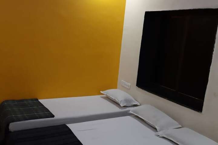 Room 12 of 21