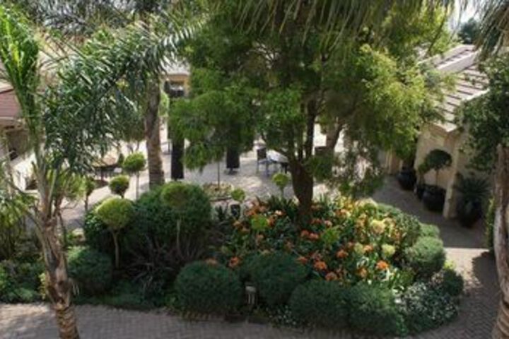 Hotel Exterior 13 of 37