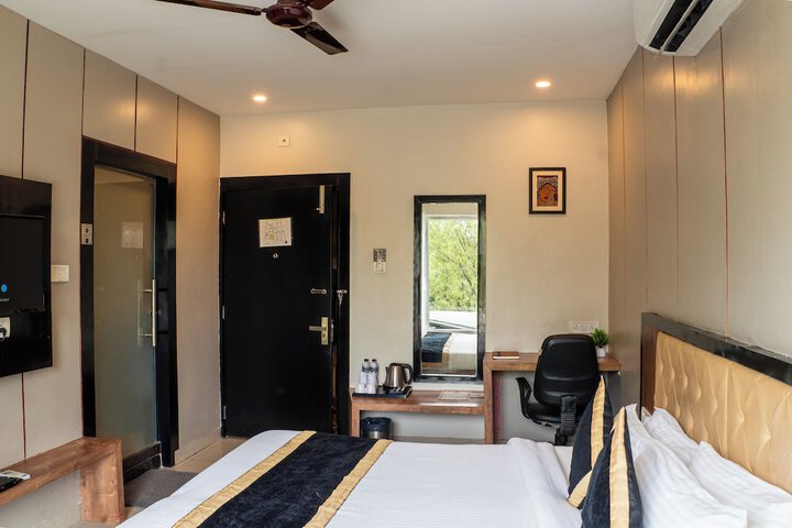 Room 33 of 69