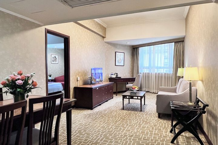 Room 25 of 37