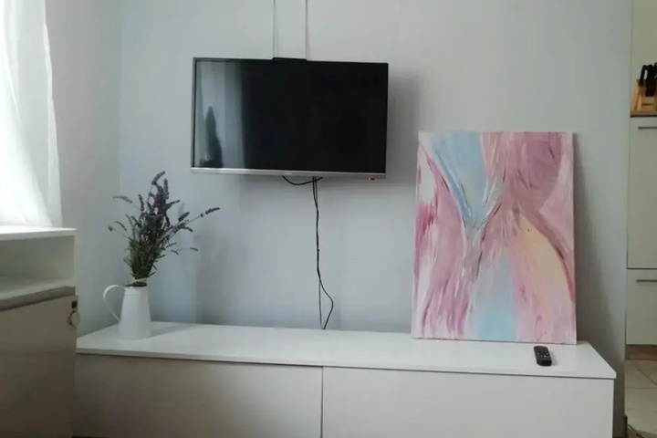 Room 5 of 9
