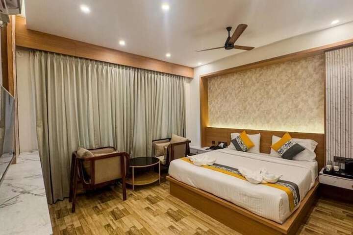 Room 3 of 70