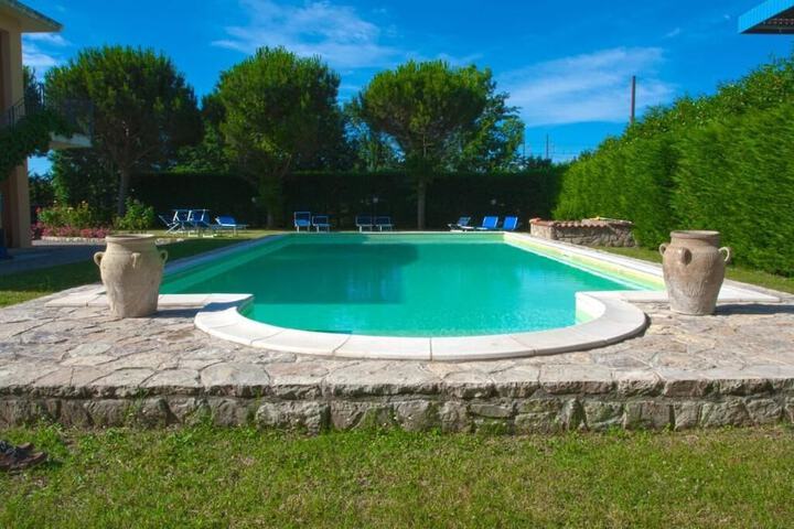 Pool 16 of 22
