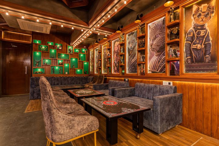 Lounge 50 of 62