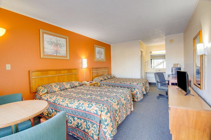 2 Double Beds (5 of 11)