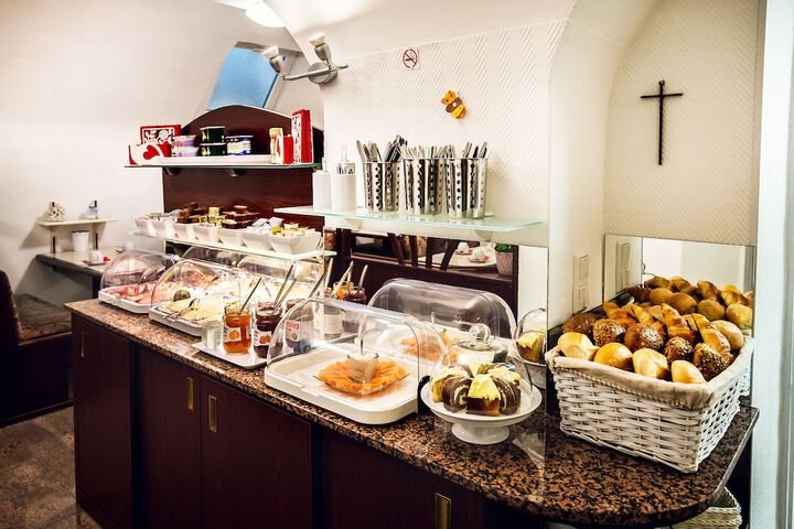 Breakfast/Coffee Service 23 of 39