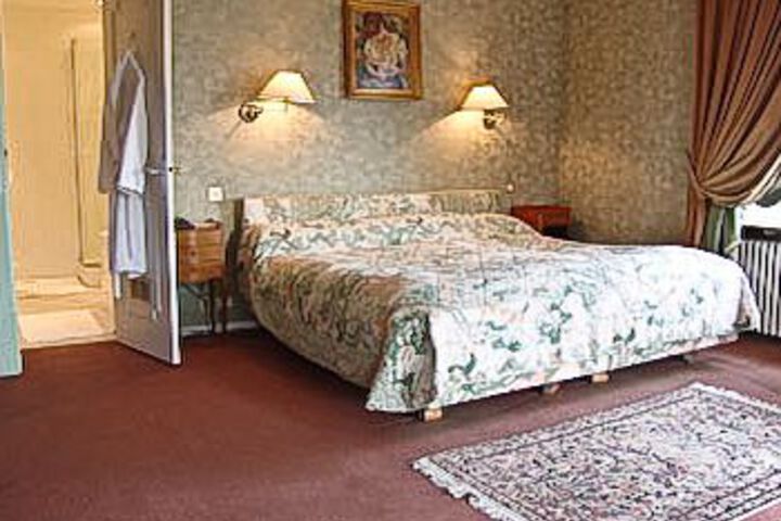 Room 11 of 21