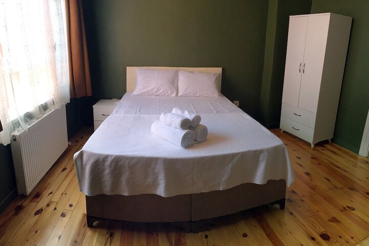 Room 13 of 63