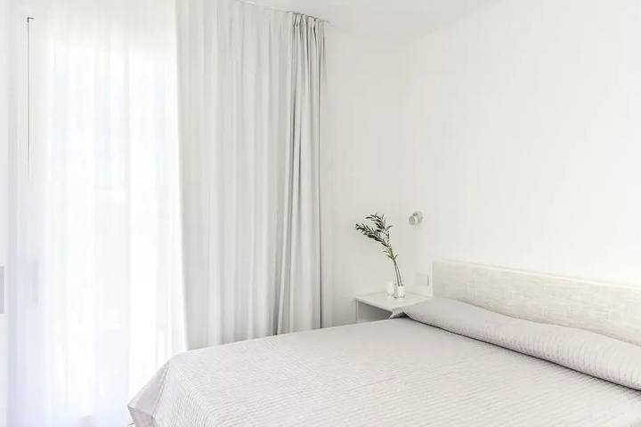 Room 2 of 14