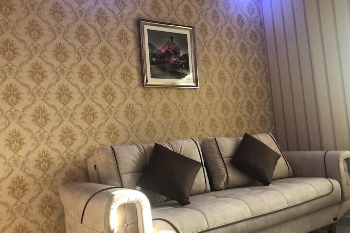 Room 6 of 7