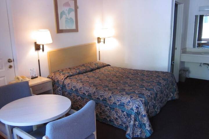 Room 10 of 21