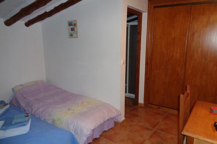 Room 15 of 36