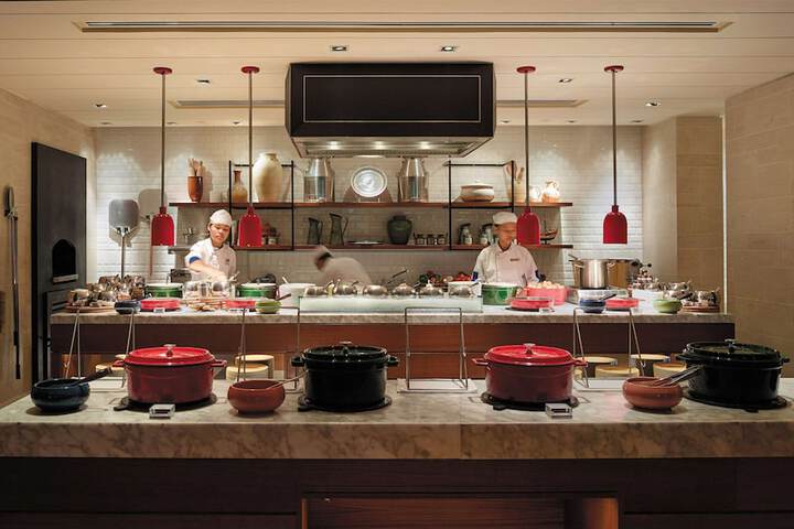 Dining 139 of 182