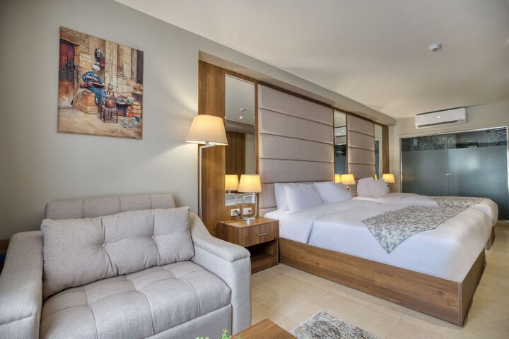 Room 21 of 93