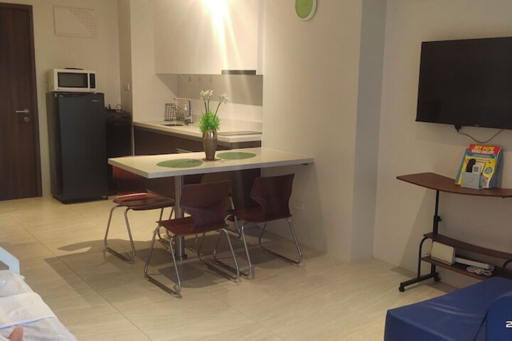 Room 3 of 5