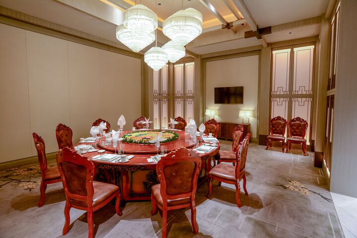 Dining 53 of 66