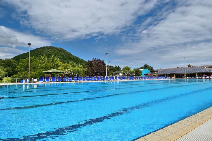 Pool 60 of 93