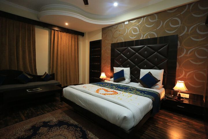 Room 6 of 22