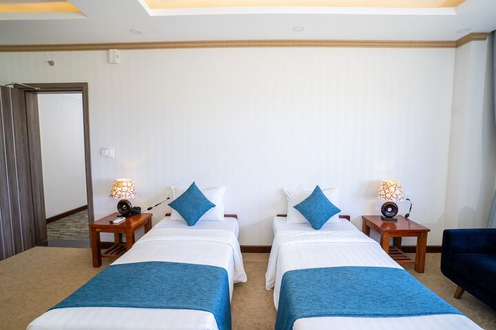 Room 32 of 80
