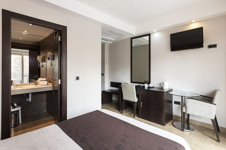 Room 4 of 45