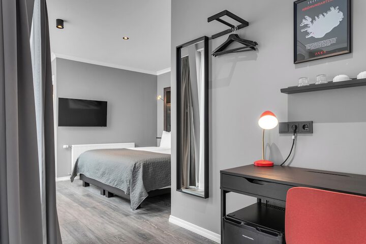 Room 13 of 35