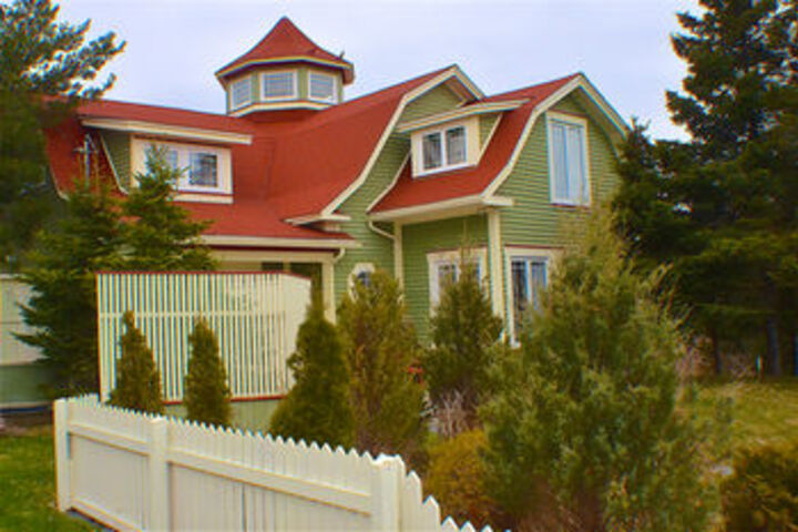 Exterior of Carrolls Green