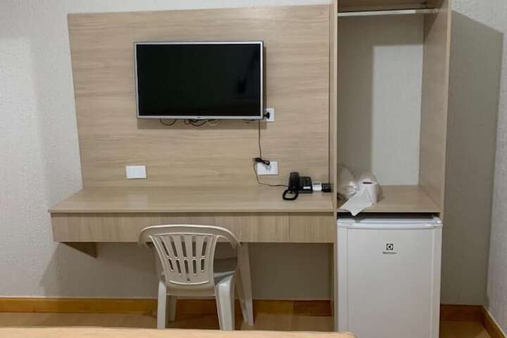 Room 18 of 37