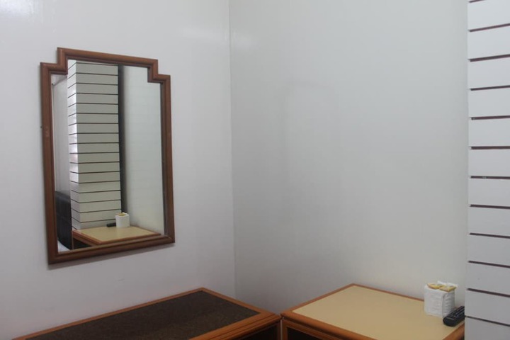 Room 12 of 96