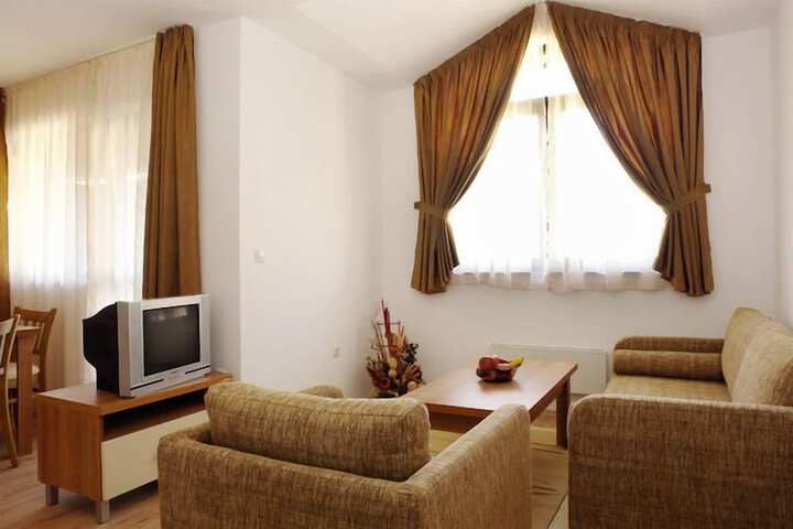 Room 3 of 32