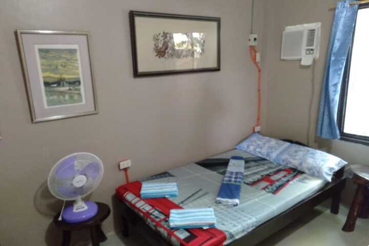 Room 4 of 13