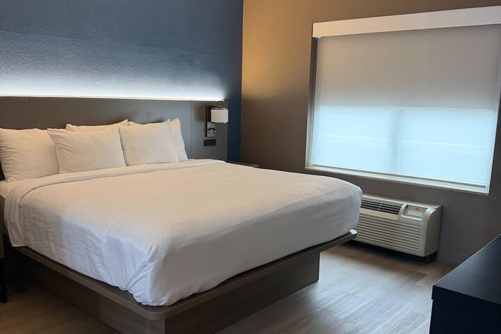 Room 43 of 63