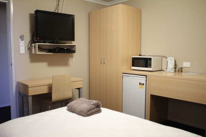 Room 5 of 27