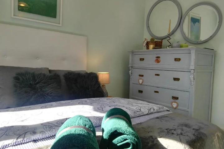 Room 3 of 9