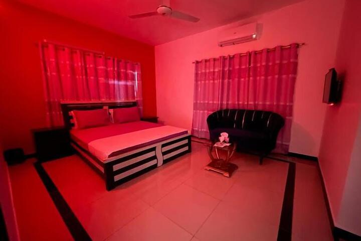 Room 14 of 21