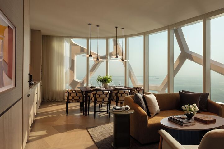 Room 54 of 208