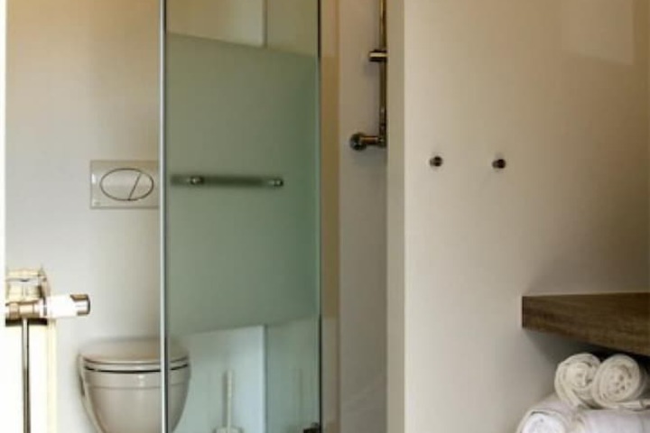 Room 10 of 23