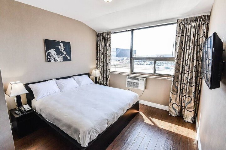 Room 25 of 43