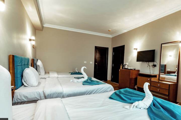 Room 25 of 42