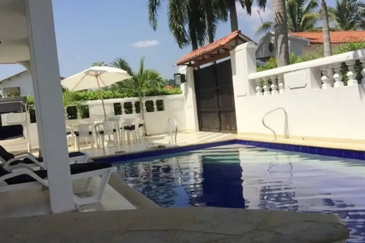 Pool 6 of 9