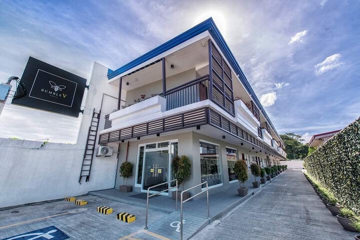Bumble V Hotel Subic in Olongapo